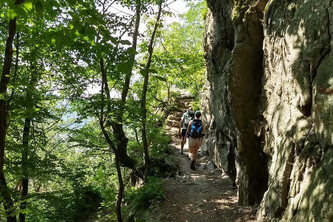 4-Hour Private Alpine Hiking Tour 'In the footsteps of king Lionheart' - Guide Michael’s Style: Safety, Pace, and the Photo Bonus