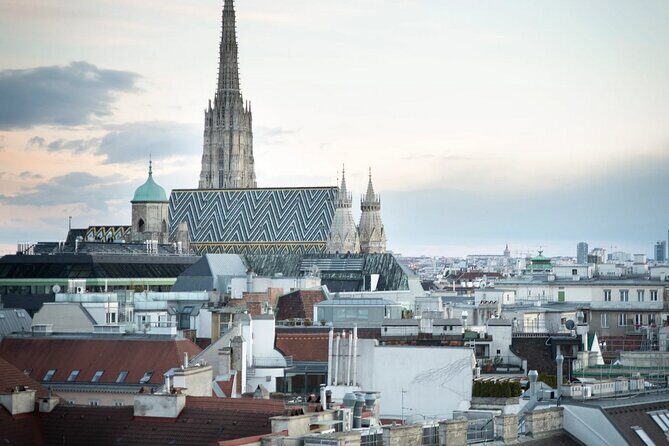 A box for a romantic walk in the city center of Vienna - Price and value: $46.91 for two can be a steal