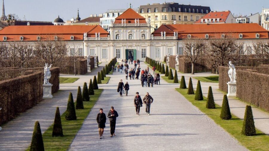 An Introduction to Vienna Walking Tour - The gallery mile on Potsdamer Straße: your street-level art lesson