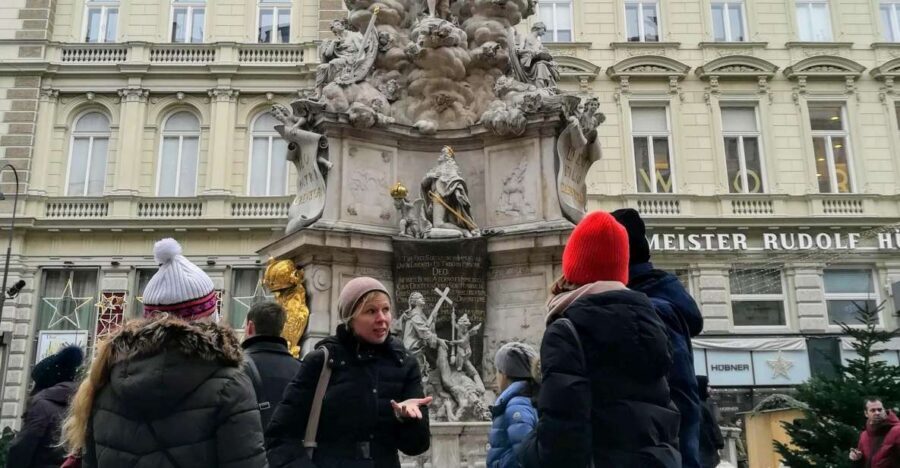 An Introduction to Vienna Walking Tour - Kunst Werke and the Auguststraße vibe: contemporary art with context