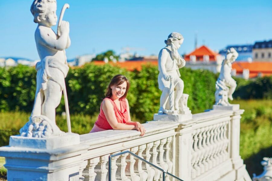 Belvedere Palace: Tour with Skip-the-Line/Transfer Options - What your guide does (and why the reviews lean this way)