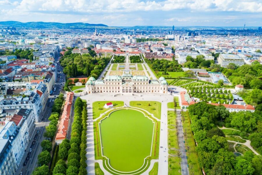 Belvedere Palace: Tour with Skip-the-Line/Transfer Options - Gardens and the Baroque setting: the part that most people rush