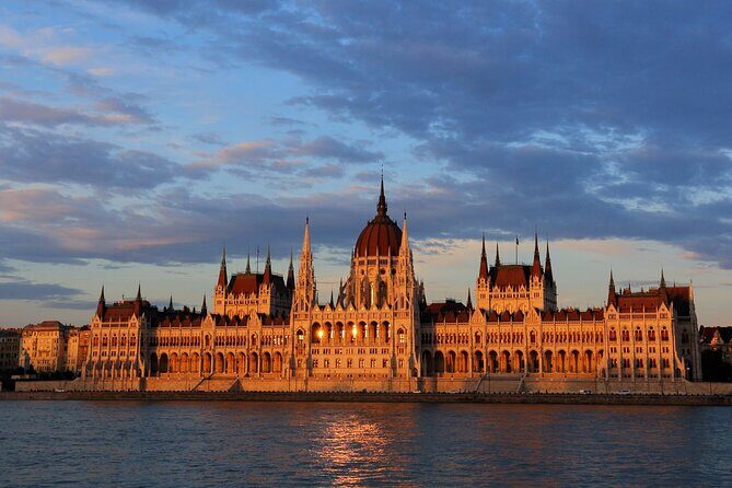 Budapest Small-Group Day Trip from Vienna with Local Guide - Why the small-group format feels different in real life