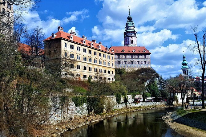 Cesky Krumlov Small-Group Day Trip from Vienna - Inside Cesky Krumlov: a guided walk through UNESCO streets
