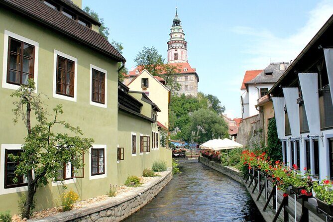 Cesky Krumlov Small-Group Day Trip from Vienna - After the walking tour: 3 hours to wander, snack, and photograph