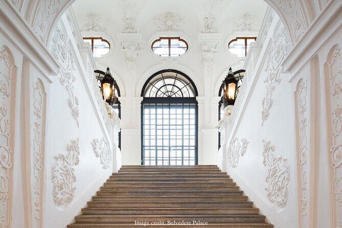 Christmas at Belvedere: 3hr Private Tour of Upper Palace & Market - The Christmas Market finish at Belvedere Museum