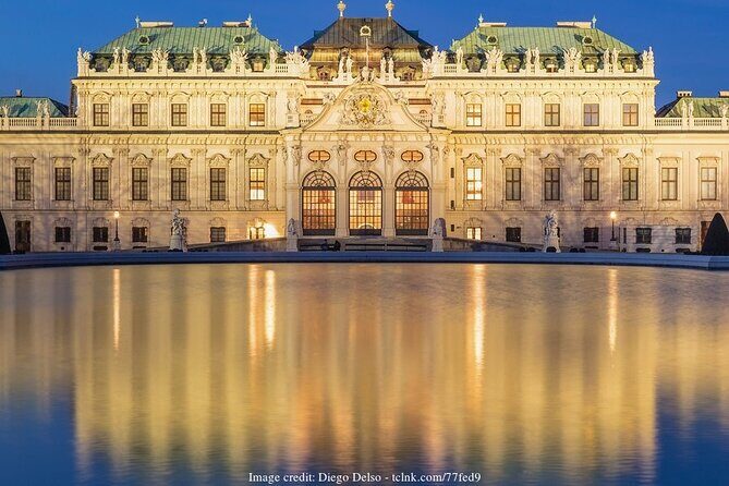 Christmas at Belvedere: 3hr Private Tour of Upper Palace & Market - Getting there and staying comfortable in winter Vienna