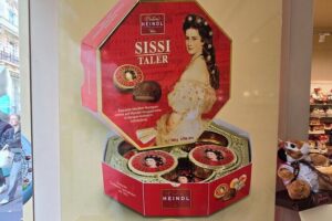 Christmas Markets & Shopping in Vienna - Hotel Sacher Vienna: The Original Sacher Cake Moment