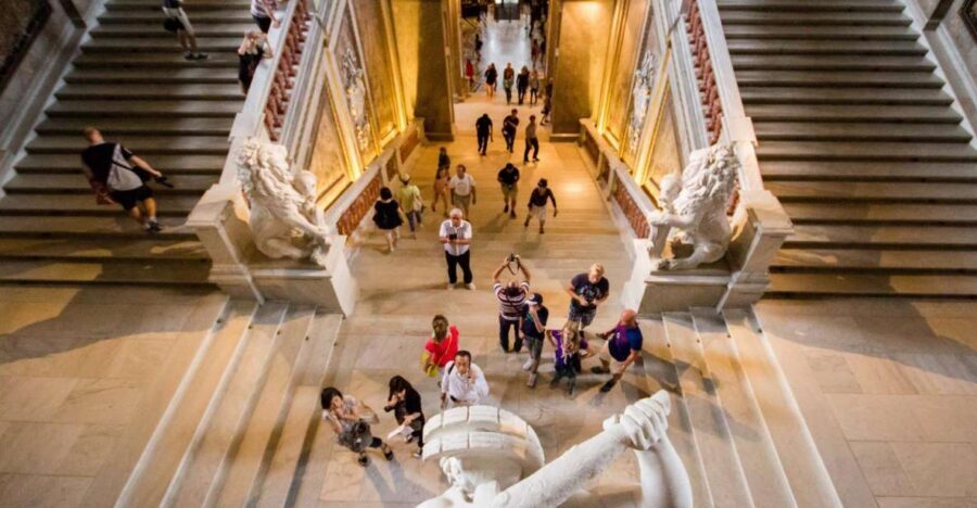 Combo Ticket: Kunsthistorisches Museum & Imperial Treasury - Quick hits on the Kunsthistorisches Museum + Imperial Treasury combo