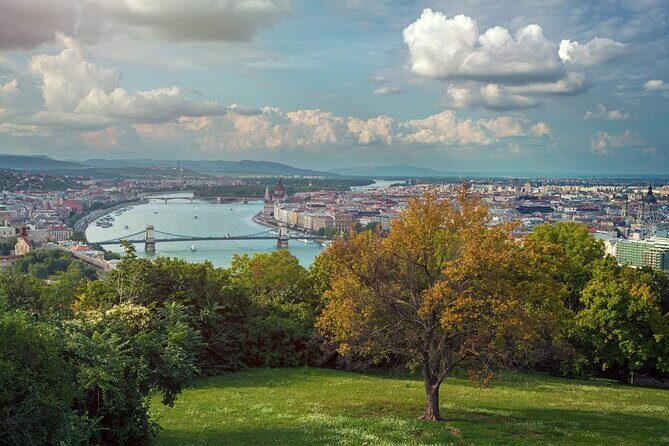 DayTrip to Budapest and Bratislava, two capitals - Danube solemnity and Hungarian icons in Budapest