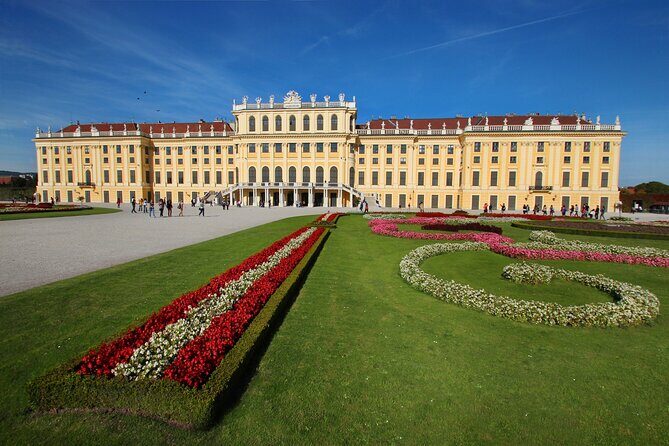 Exciting history tour and discovery of Vienna's secrets - Ringstrasse: reading Vienna’s public buildings like a story