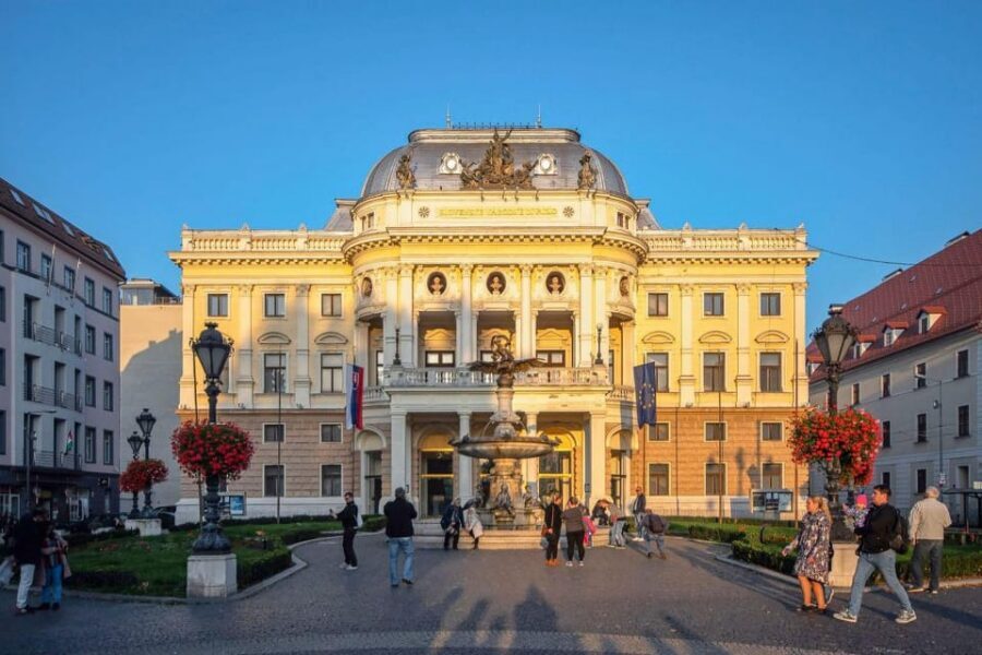 From Vienna: Bratislava City Highlights Trip - Bratislava Castle: coronations, viewpoints, and photo time you can use