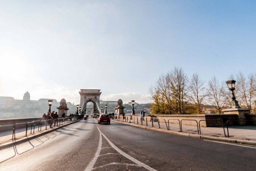 From Vienna: Guided Day Trip to Budapest - The guided walking tour: 30 minutes that help you roam smarter