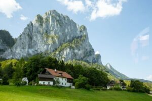 From Vienna: Guided Day Trip to Salzburg - Salzkammergut on the way there: Mondsee and the classic alpine-lake mood