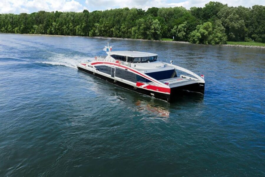 From Vienna: Guided Tour to Bratislava with Speed Boat Ride - A fast way to add Bratislava to your Vienna schedule