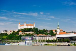 From Vienna: Guided Tour to Bratislava with Speed Boat Ride - Coach to Bratislava: comfortable start, early momentum
