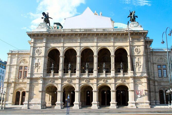 Future Bus Tours - Vienna's highlights bus tour with virtual reality - How this one-hour VR bus tour actually feels