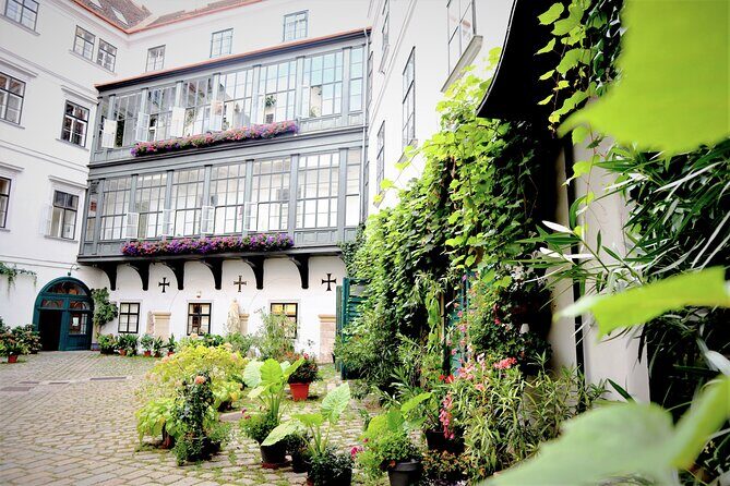 Gems of Vienna-Tour - Group Size and the Pace: Why Max 10 People Changes Everything
