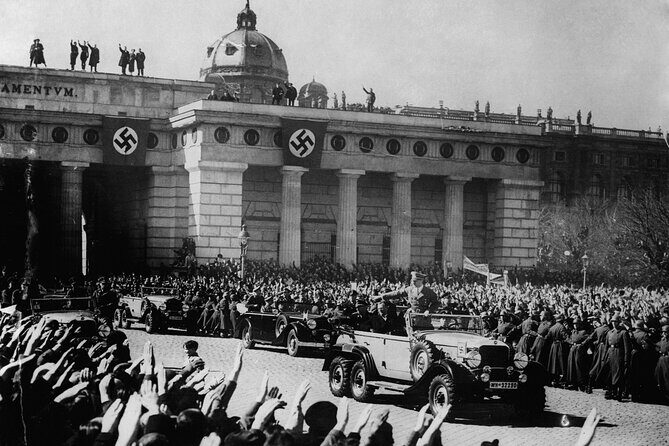 Historical Hitler Walking Tour of Vienna - Morzinplatz: the Metropole hotel turned Gestapo HQ