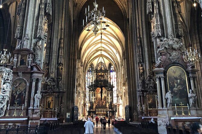 Introducing Vienna Walking Tour: The Capital of the Habsburgs - Hofburg from the inside out: the Habsburg residence explained clearly