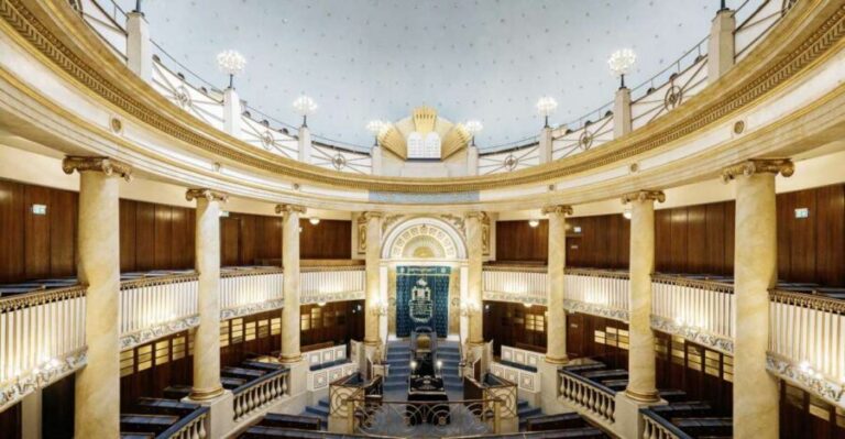Jewish Vienna: City Synagogue Guided Tour - Entering the Synagogue: What You’ll Actually See During the Tour