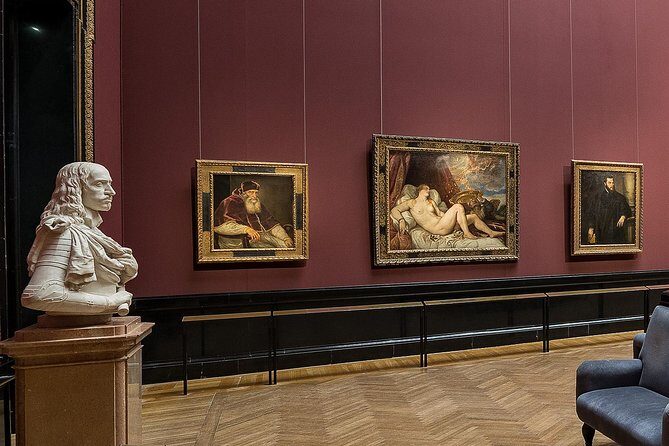 Kunsthistorisches Museum Vienna and Imperial Treasury of Vienna - Imperial Treasury Vienna (Kaiserliche Schatzkammer): crowns, regalia, and a lot of sparkle