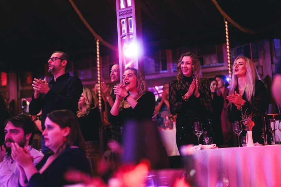 Mirage Vienna: Burlesque Spectacular – Dinner Show - Drinks, dress code, and what’s allowed in the room
