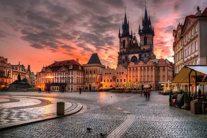 Prague Full-Day Guided Tour From Vienna - Two Hours in Prague Old Town: How to Spend Free Time Smart