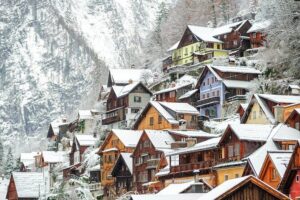 Private Christmas Market Tour to Hallstatt & Salzburg from Vienna - Hallstatt’s Christmas vibe: lakeside beauty with real walking time