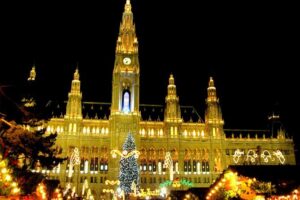 Private Christmas Markets Walking Tour Vienna - Your 4:30 pm timing: what 2.5 hours looks like in winter