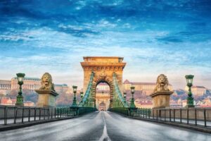 Private Day Trip to Budapest from Vienna - Citadella and Gellért Hill: the photo moment that kicks off the day