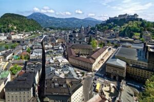 Private full day tour to Salzburg from Vienna with a local guide - The 8:00 am start: where the day begins and how the drive sets expectations