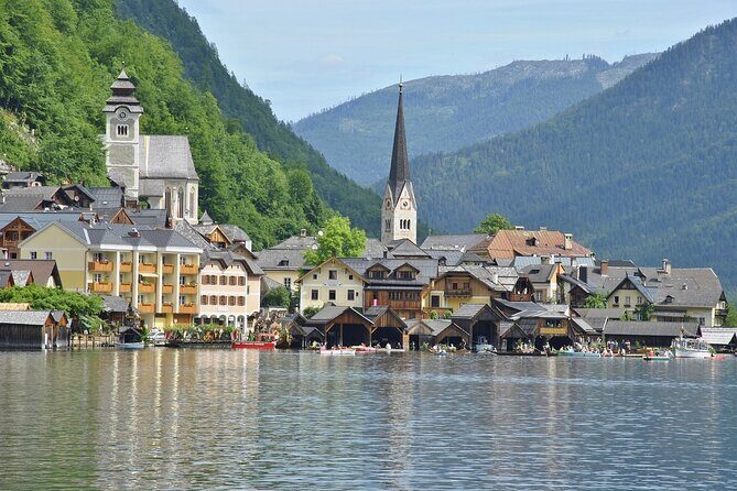 Private Full Day Trip to Hallstatt ,Salzburg and Melk from Vienna - Wolfgangsee and St. Wolfgang: the gentler side of Salzkammergut