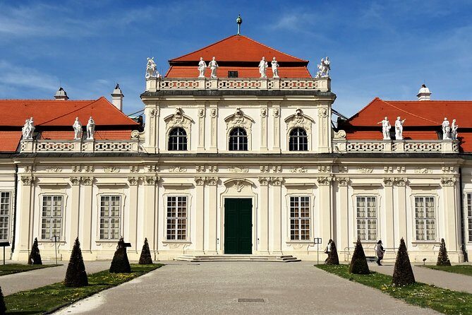 Private Klimt & Vienna Art Walk — From Baroque to Secession - The smart lunch stop idea: Naschmarkt for a 1915-era break