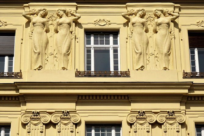 Private Klimt & Vienna Art Walk — From Baroque to Secession - Decoding three levels of garden design at Belvedere
