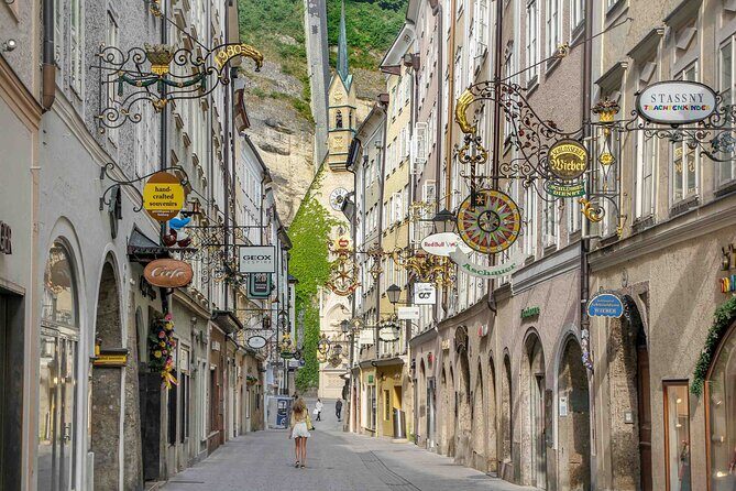 Private Tour from Vienna-Bratislava to Wachau-Hallstatt-Salzburg - Dürnstein in the Wachau Valley: Danube Views and Easy Stroll Energy
