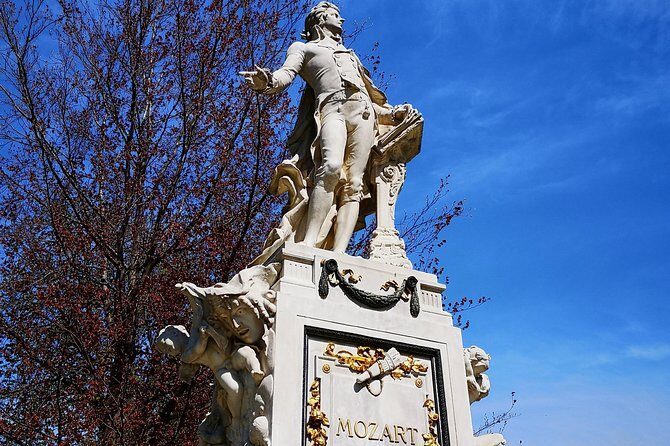 Private tour of historical Vienna with Jan - Stephansplatz start: a guided walk that sets your Vienna bearings