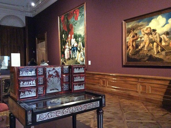 Private Tour of the Belvedere Palace with an Art Historian: "Pictures of Austrian Identities". Art & History Tour with Skip-the-line Tickets - Gustav Klimt’s The Kiss and the story behind it