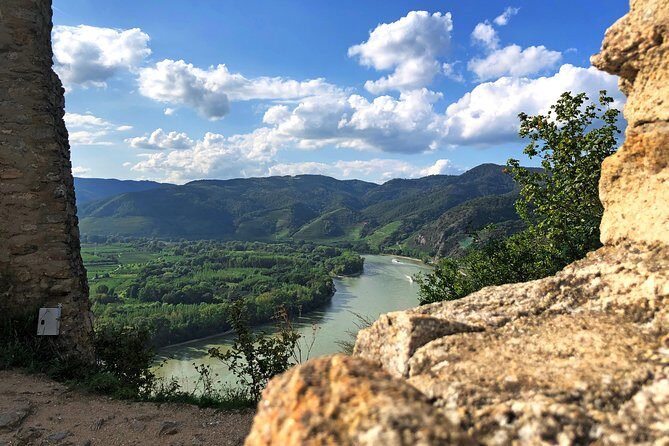 Private Tour Vienna to Salzburg via Wachau & Lake District - Getting picked up in Vienna and settling into the day