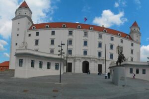 Private transfer from Vienna to Budapest with Bratislava visit - The 5-hour schedule that actually works