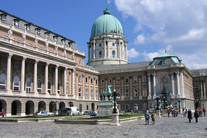 Private transfer from Vienna to Budapest with Bratislava visit - Guides you can actually enjoy: names to look for