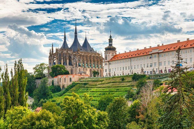Private Transfer from Vienna to Prague with 1 hour Stop in Kutna Hora - How the timing really feels (5 hours total, 1 hour in Kutna Hora)