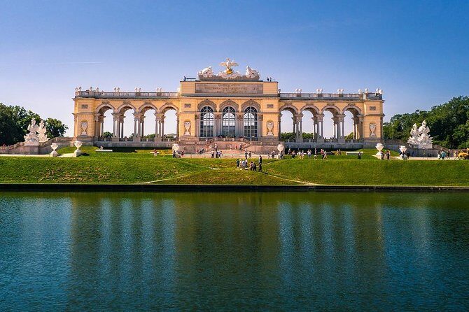 Private Vienna Historical Landmarks Tour - Your chauffeured setup: pickup, vehicle size, and the onboard comfort