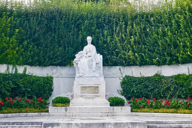 Private Vienna Walking Tour - What $452.56 buys: value depends on how many you bring