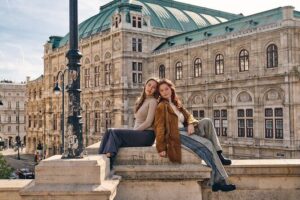 Professional Photographer in Vienna for your Vacations - Wiener Staatsoper: turning a grand façade into real portrait moments