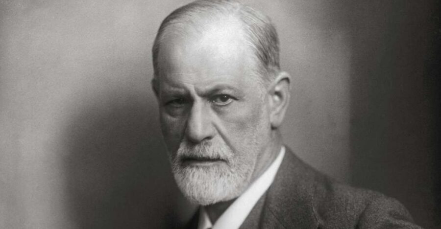 Sigmund Freud Museum Ticket - Walking in like a patient: the historic entrance and mezzanine
