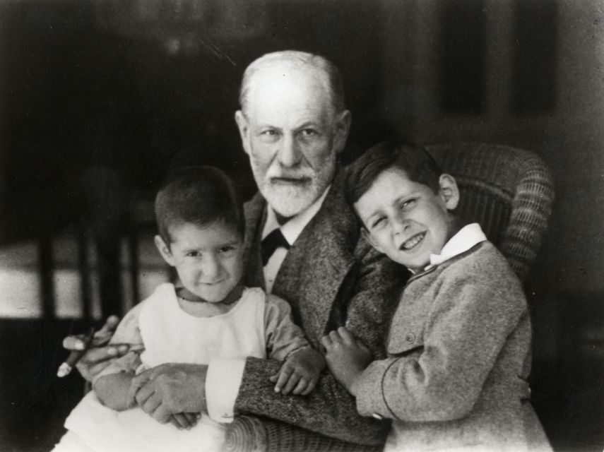 Sigmund Freud Museum Ticket - The AR moment: using your phone for Freud’s Couch
