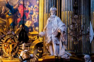 St Stephen's Cathedral Vienna Old Town Walking Tour - Where you start at Dom Museum (and why it matters)