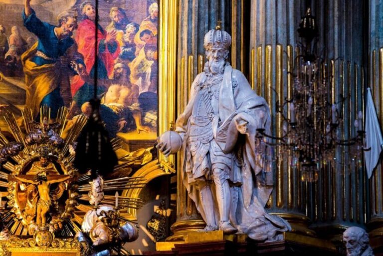 St Stephen's Cathedral Vienna Old Town Walking Tour - Where you start at Dom Museum (and why it matters)