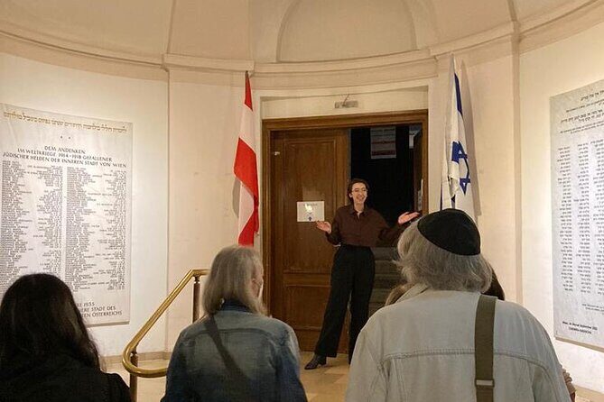 Stadttempel Admission Ticket with a guided tour - Learning Jewish traditions in a real Vienna setting